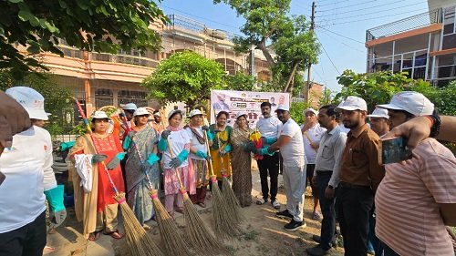 With a pledge towards cleanliness, the District Panchayat President launched a cleaning drive in Kaushalpuri.