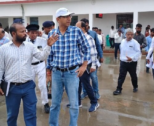DRM conducts an intensive inspection of safety and passenger amenities on the Aunrihar-Jaunpur rail section.