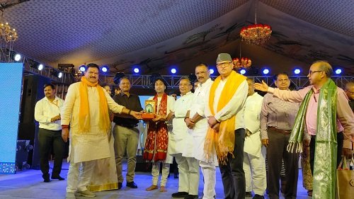 Representatives of BRICS nations enjoyed Kashi's cultural heritage; artists were felicitated.