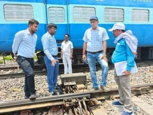 DRM's Intensive Inspection Drive: Comprehensive Review of Arrangements from DDU–Manpur Section to Gaya Junction