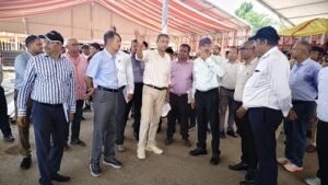 The General Manager inspected Chhapra Junction and reviewed the preparations regarding the Amrit Bharat Scheme, passenger amenities, and new trains.