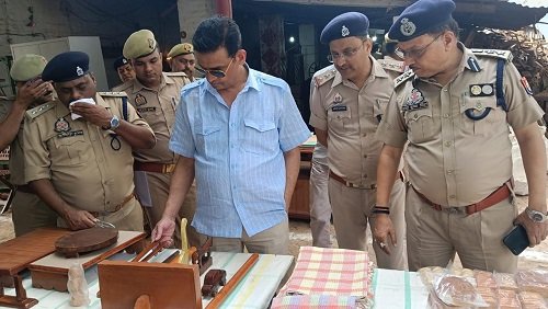 Additional Inspector General of Prisons Dharmendra Singh inspected the Central Jail, Varanasi.