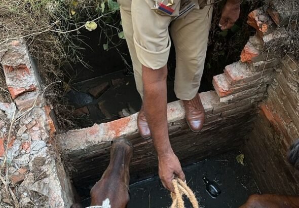 Lucknow: Sub-Inspector Sagir Khan sets an example of humanity.