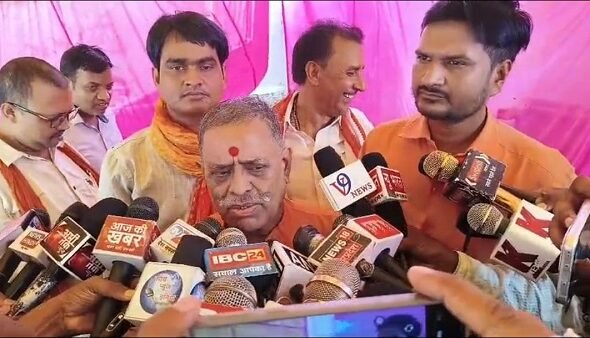 Santosh Dubey's press conference in Ayodhya was halted; he was set to make revelations regarding allegations linked to the Ram Janmabhoomi Trust.
