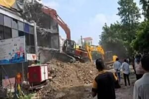 Lucknow Fire Tragedy: Bulldozer rolls over building where 15 died; LDA initiates demolition.