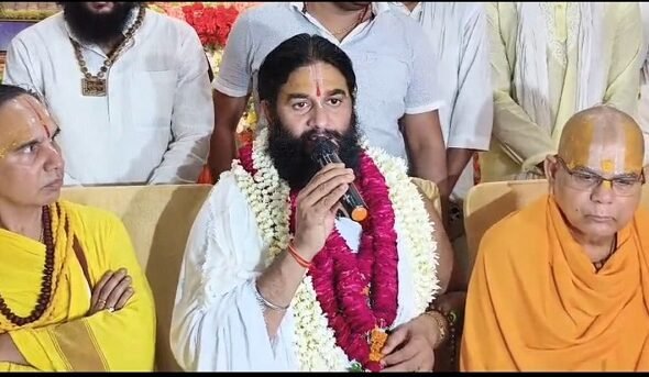 Speaking to journalists upon being elected National Spokesperson of the Akhil Bharatiya Akhara Parishad, Mahant Sanjay Das Maharaj...