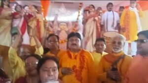 BJP National President Nitin Navin's grand roadshow in Lucknow: a shower of flowers along an 18-km route and a rousing welcome.