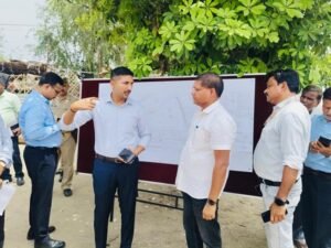 Lucknow: The District Magistrate inspected the proposed flyover construction site at Dubagga Crossing.