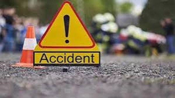 Tragic accident on the highway: Woman killed after being struck by a truck; driver flees.