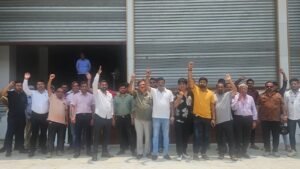 👉 Traders unite against sealing action being taken by LDA and Awas Vikas; express strong resentment.