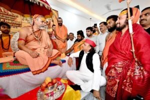 Akhilesh Yadav met Shankaracharya Swami Avimukteshwaranand in Lucknow; discussions were held on Sanatan and the preservation of religion.