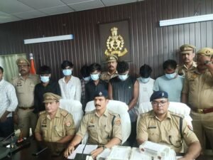 Major success for Chetganj police: Jeweller robbery case solved; 8 arrested, ₹5 lakh recovered.