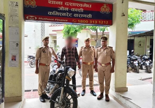 24 hours, precise action, and a major success: Dashashwamedh police recover stolen Bullet motorcycle and apprehend the thief.