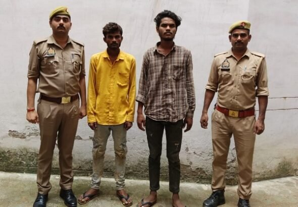 "Duddhi Police arrest 2 smugglers with 5.1 kg of cannabis"