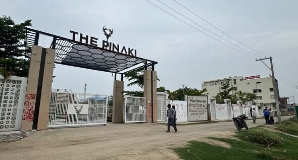VDA takes third major action against Pinaki Resort for breaking the seal twice; FIR registered, demolition ordered.