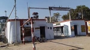 Bareilly's Baheri and Nawabganj sugar mills are in crisis, putting the livelihoods of 80,000 farmers and 1,650 employees at stake.