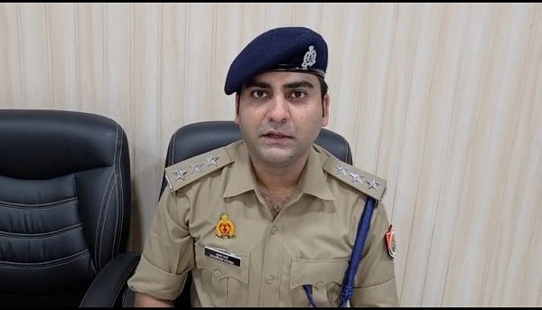 Police take action in a case involving threats to kill at gunpoint and extortion demands; Circle Officer (CO) Bhudkuda provides details.