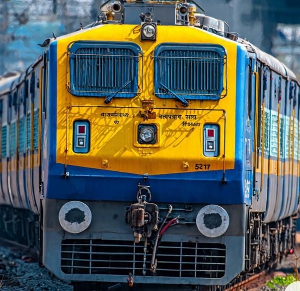 Good news for Shravani Mela 2026: A special unreserved train will run between Barhni and Deoghar, with 33 scheduled trips.