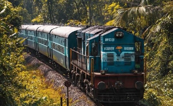 Major gift from Railways for Shravani Mela: Special train to make 33 trips between Barhni and Deoghar; pilgrims to get relief.