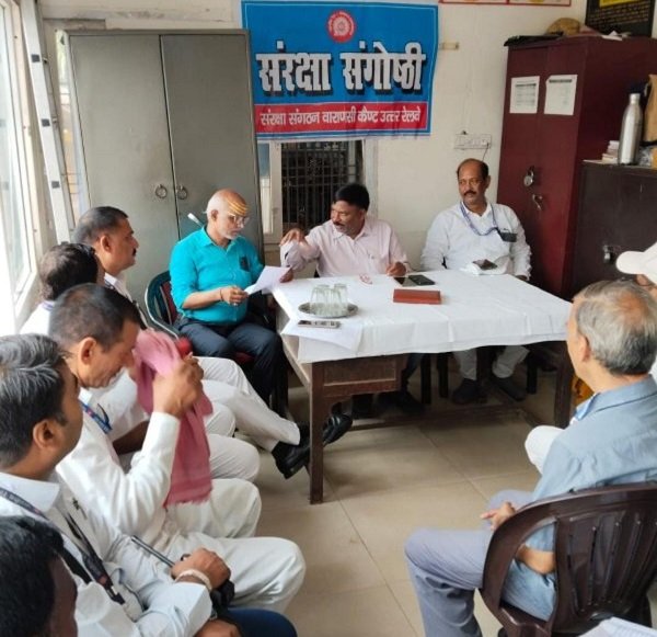 Safety seminar held at Varanasi Junction yard; instructions issued to exercise vigilance during shunting operations.