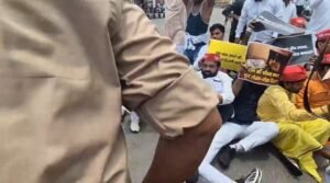 SP protests in Lucknow over the Ram Mandir donation controversy; Hazratganj echoes with slogans of "Donation thieves, step down."