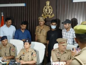 'Chiku'—who used to break locks and make off with goods worth lakhs—has finally been nabbed by the police! Major operation by Sarnath Police and SOG; stolen haul recovered.