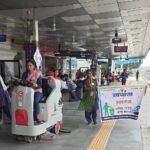 North Eastern Railway conducted a special cleanliness drive under the 'Swachhata Se Swagat' campaign.