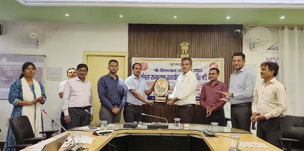 Emphasis on widespread use of Hindi, Rajbhasha Chal Shield for Electricity Department