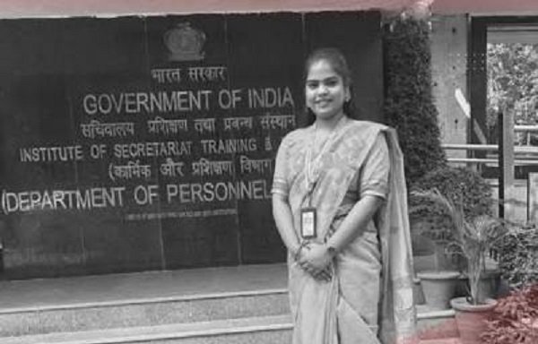 Suspicious death of pregnant female officer in Delhi; family alleges dowry death.