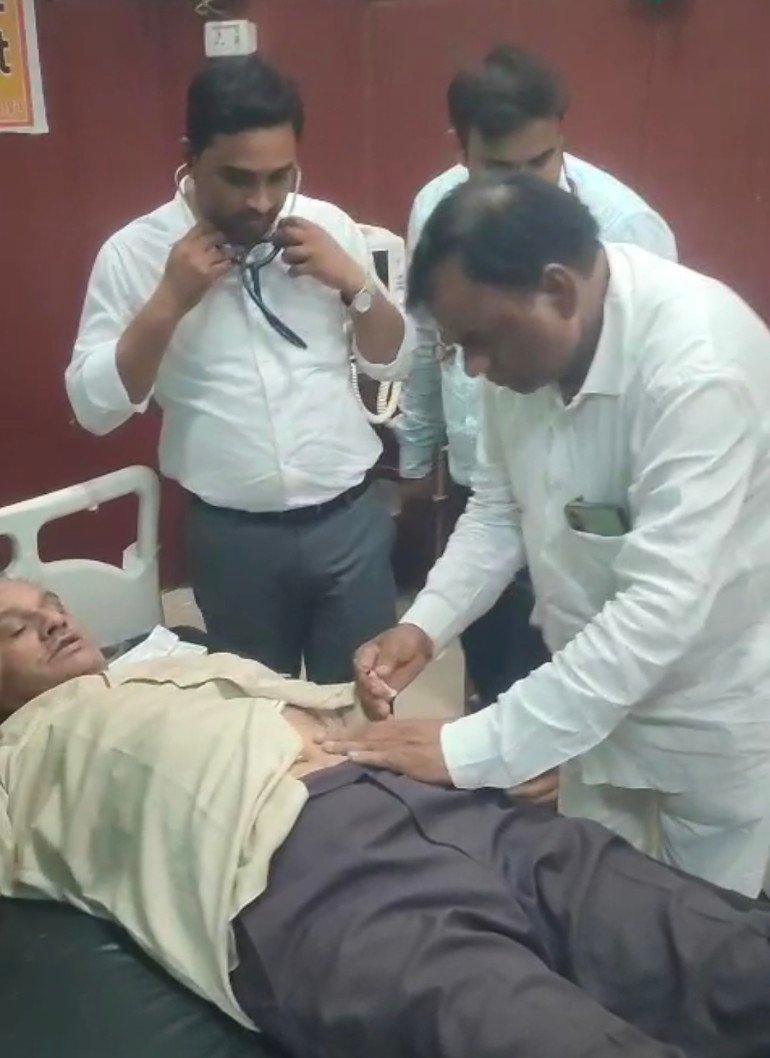 Heart attack patient receives immediate treatment at Ayodhya District Hospital; life saved with a ₹50,000 injection.