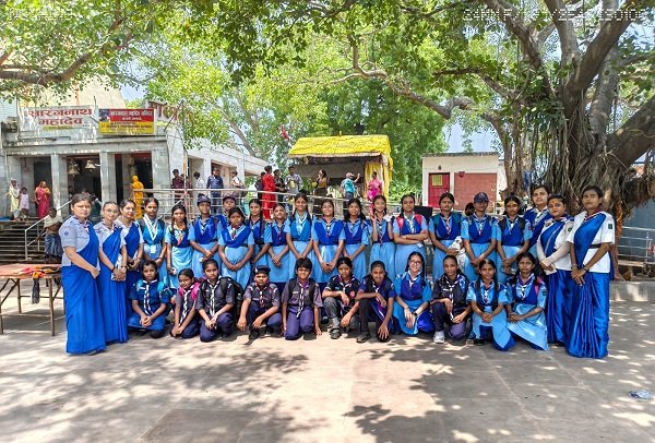 Scouts and Guides conduct hike and nature study in Sarnath; spread message of environmental conservation.
