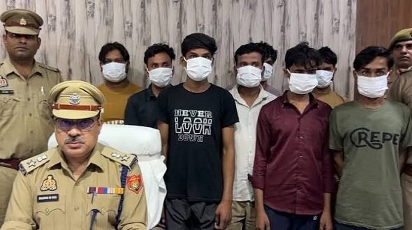 Major crackdown by Noida Police: Mobile snatching gang busted, 8 accused arrested, and over 300 mobile phones and parts recovered.