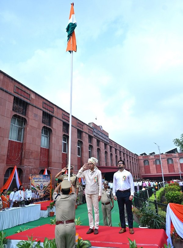 Varanasi Division: The Glory of the Tricolour and the Soar of Achievements—80th Independence Day Celebrated in the Spirit of Patriotism