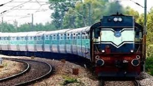 Relief for passengers: Anand Vihar–Laukaha Bazar Special train extended by 31 additional trips.