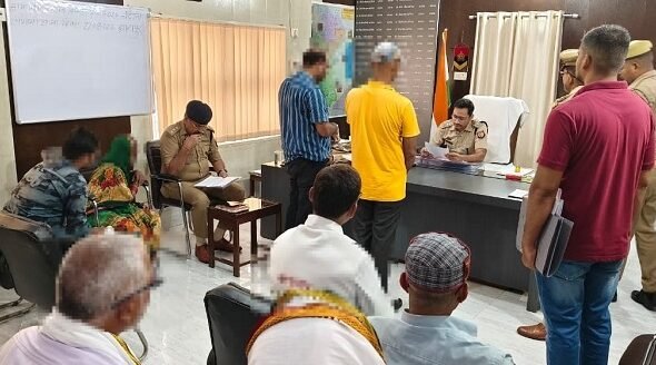 SP Akash Patel heard the grievances of complainants and issued instructions for the resolution of 35 applications.