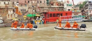The 11th NDRF is fully prepared amidst the rising water level of the Ganges.