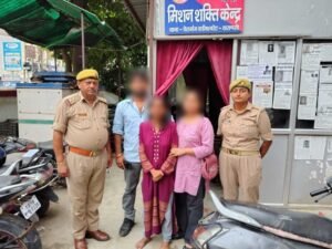 Mentally ill woman found at Lahurabir Crossing; Chetganj police reunite her with her family.
