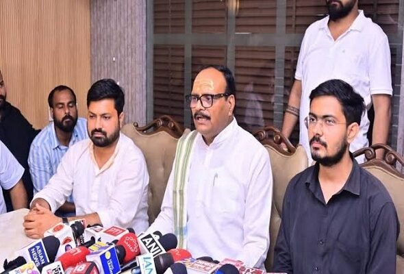 Students protest demanding changes to caste-based reservation; Brajesh Pathak assures them he will convey the matter to the central leadership.