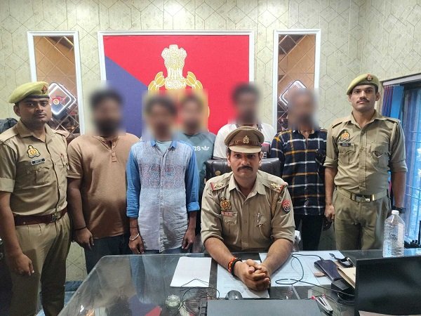 Impact of the news! Swift action by Jaitpura police—raid on a gambling den; 5 gamblers arrested, ₹3,470 and a deck of 52 playing cards seized.