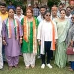 Journalists took out a Tricolour rally in Ayodhya; the city resounded with patriotic slogans.
