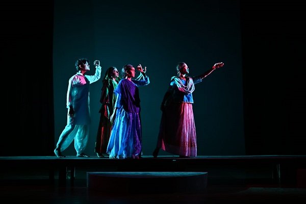 Kabir’s message resonated through the auditorium; the magnificent staging of ‘Loi Chalai Kabira Sang’ left the audience spellbound.