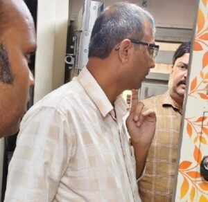 The Divisional Railway Manager inspected the Banaras Coaching Depot and issued instructions to prevent water leakage in AC coaches during the rainy season.