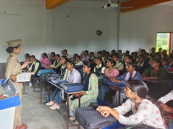 Under 'Mission Shakti', female students were provided with information regarding helpline numbers and cybersecurity.
