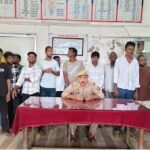 Police crack down in Mughalsarai! Teams visited the homes of history-sheeters and rounded up suspects on the streets—10 individuals were fined for roaming while intoxicated or loitering without a valid reason.