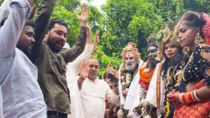 Chants of 'Har-Har Mahadev' echoed during the month of Sawan as the Youth Congress organized a grand *Jalabhishek* procession and offered water to Shultankeshwar Mahadev.