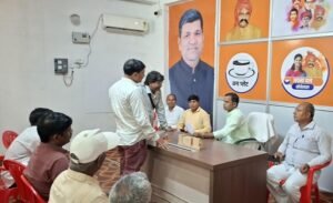Rohaniya MLA Dr. Sunil Patel listened to public grievances during a public hearing and directed officials to ensure their immediate resolution.
