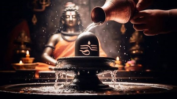 A special alignment is forming on the second Monday of Sawan after six years, coinciding with the Som Pradosh Vrat; find out what to offer to the Shivling.