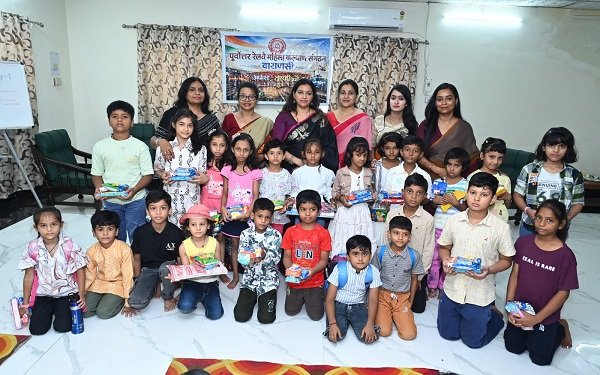 Over 300 children from the Varanasi division showcased their talent; canvases of imagination came alive with color at the on-the-spot drawing competition.