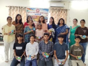 On-the-spot essay competition organized for the children of railway employees.