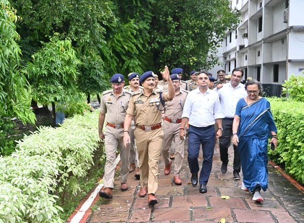 A massive security plan precedes the grandeur of the air show; Commissioner Mohit Agrawal and DM Satyendra Kumar take charge.